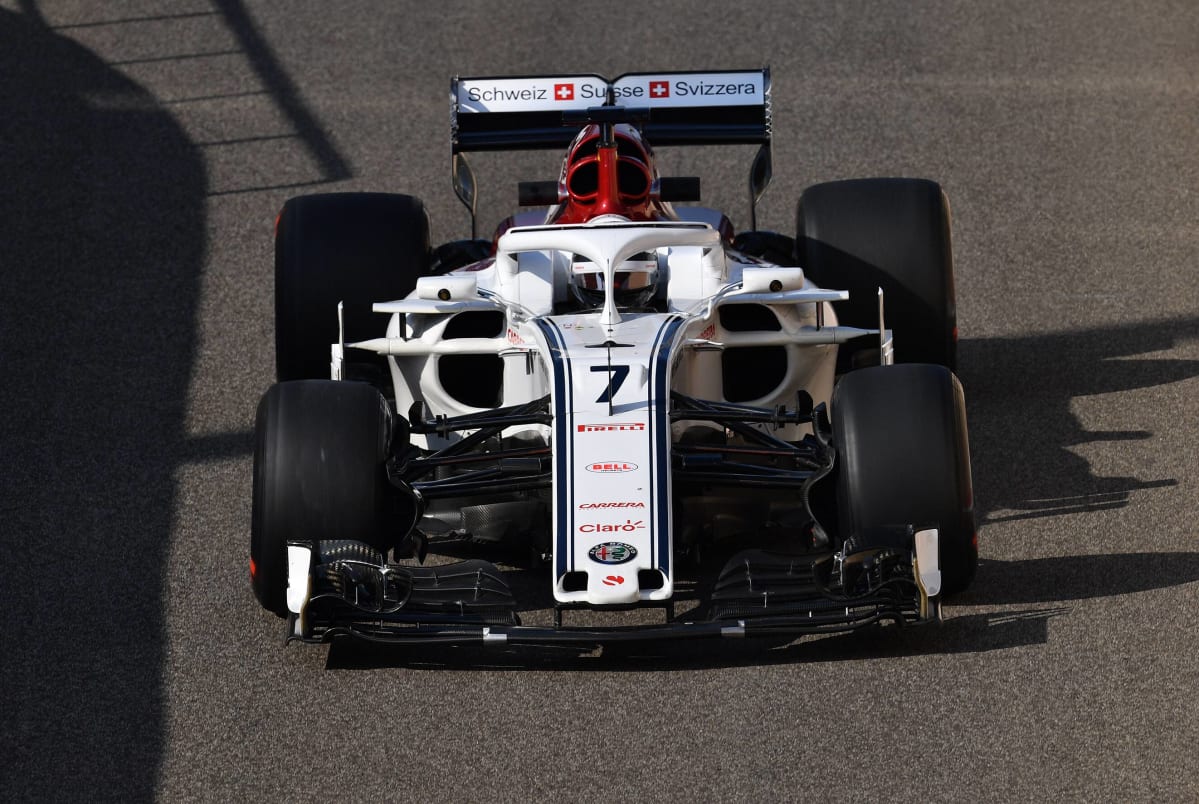 Kimi Räikkönen vielä ajamassa Sauberia Abu Dhabissa joulukuussa.