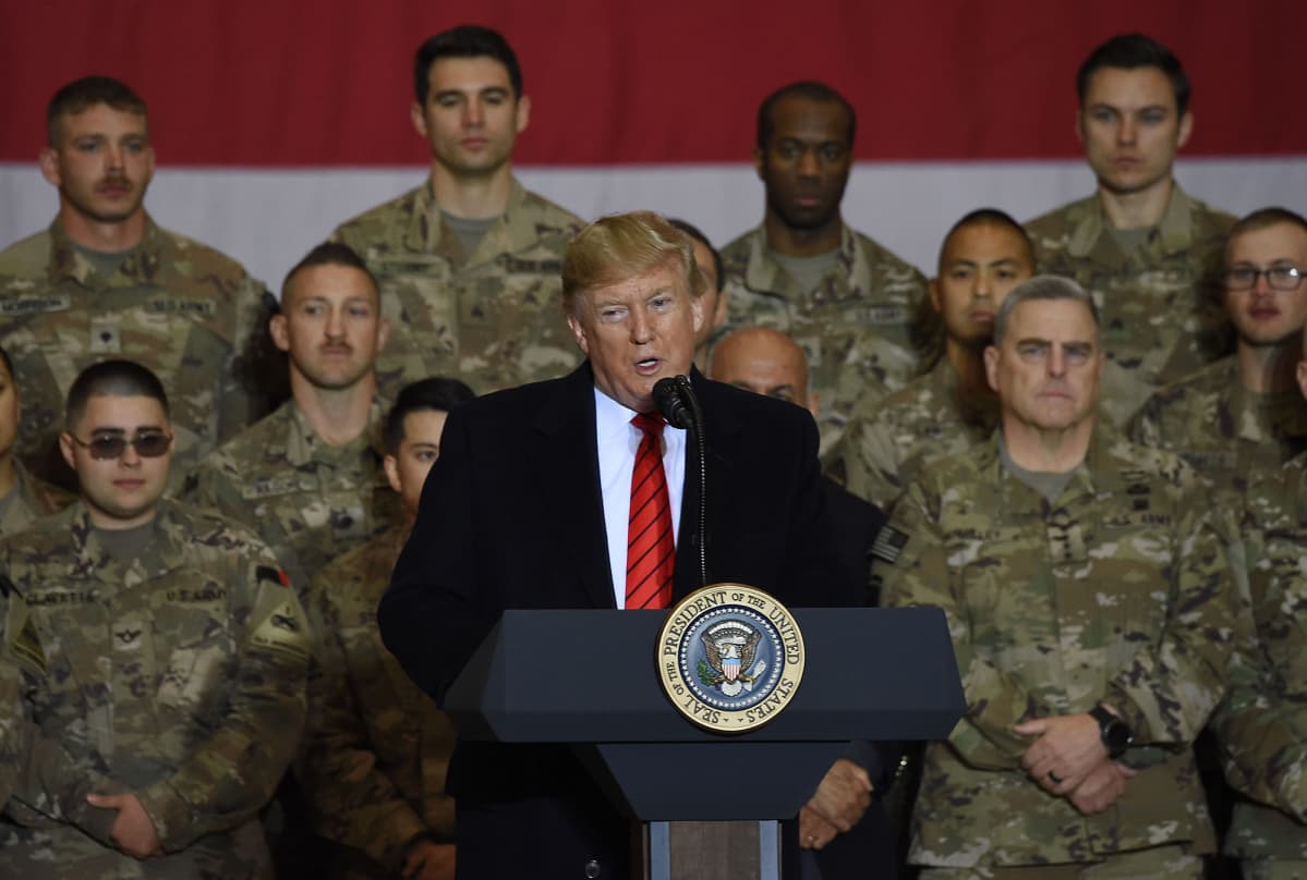Donald Trump vieraili Bagramissa Afganistanissa kiitospäivänä.