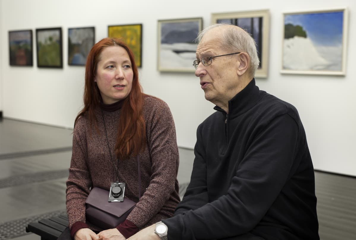 Tuomo Seppo ja Ateneumin intendentti, näyttelyn kuraattori Anna-Maria von Bonsdorff.