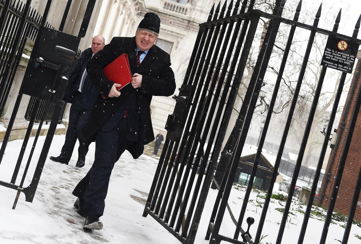 Ulkoministeri Boris Johnson saapuu kokoukseen Downing Street 10:een.