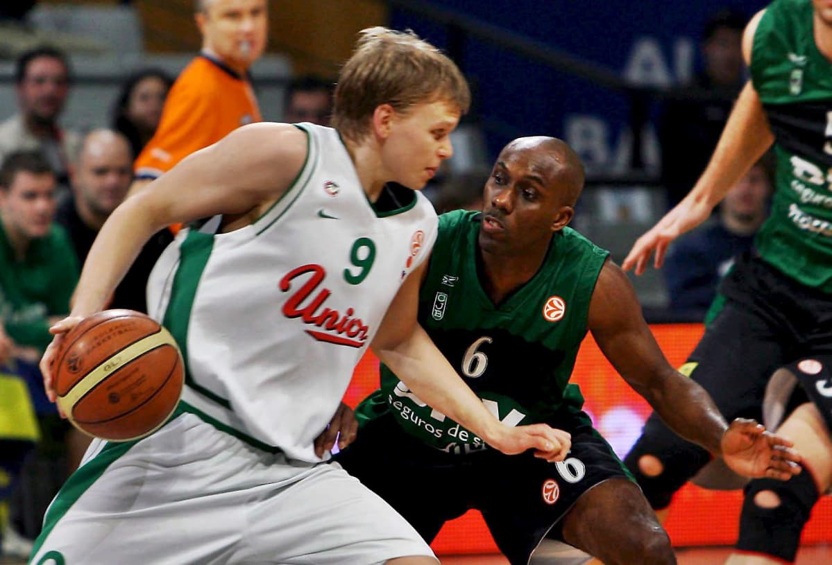 Teemu Rannikko voitti KK Union Olimpijan paidassa Slovenian liigan ja kaksi kertaa cupin mestaruuden.