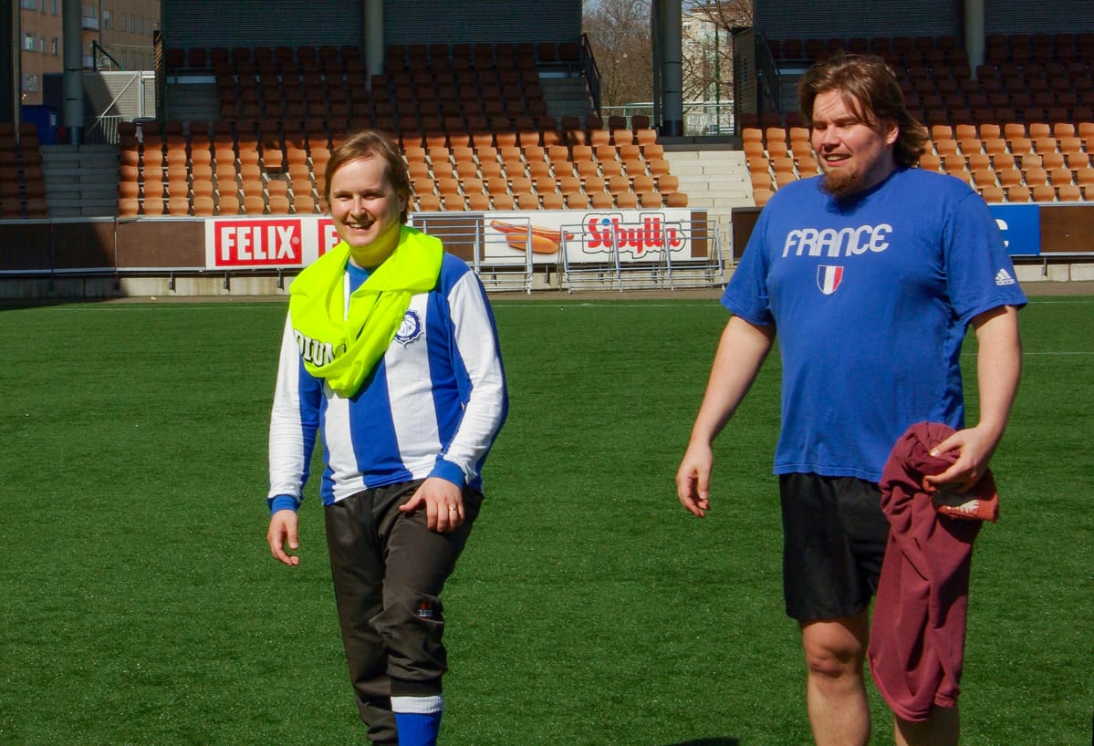 Huuhkajat juttuun