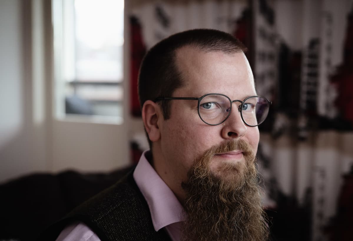 Oskari Okko Ojala konsultoi firmoja puheohjauksessa ja älykaiuttimien käyttöönostossa. 29.10.2018.