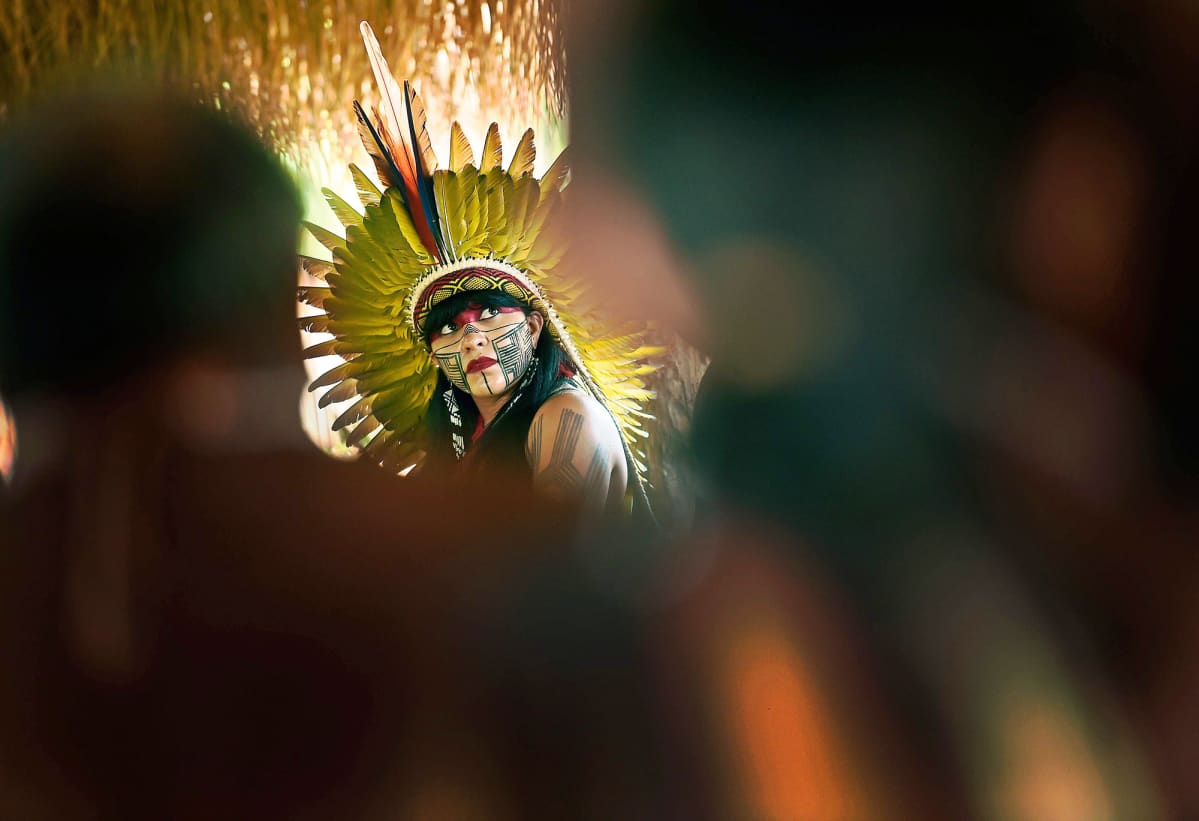 Kayapo-alkuperäiskansaan kuuluva nainen.