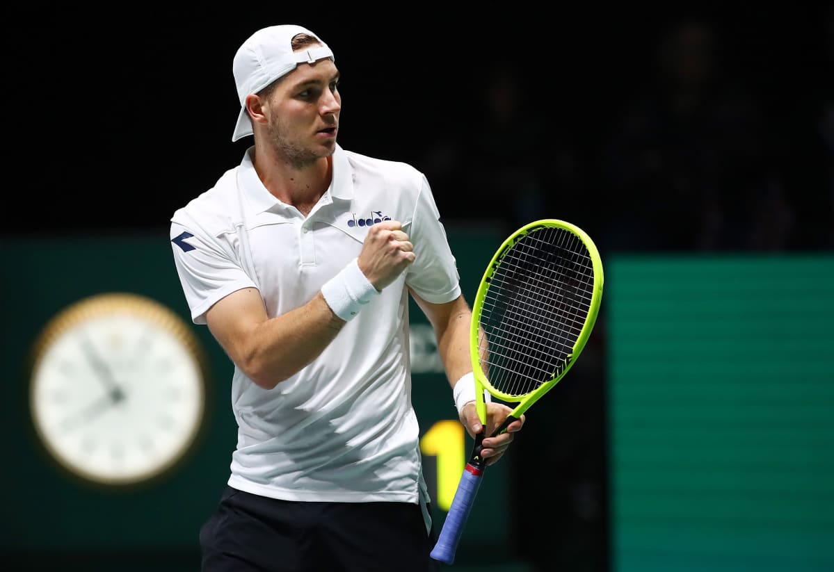 Jan-Lennard Struff lähikuvassa.
