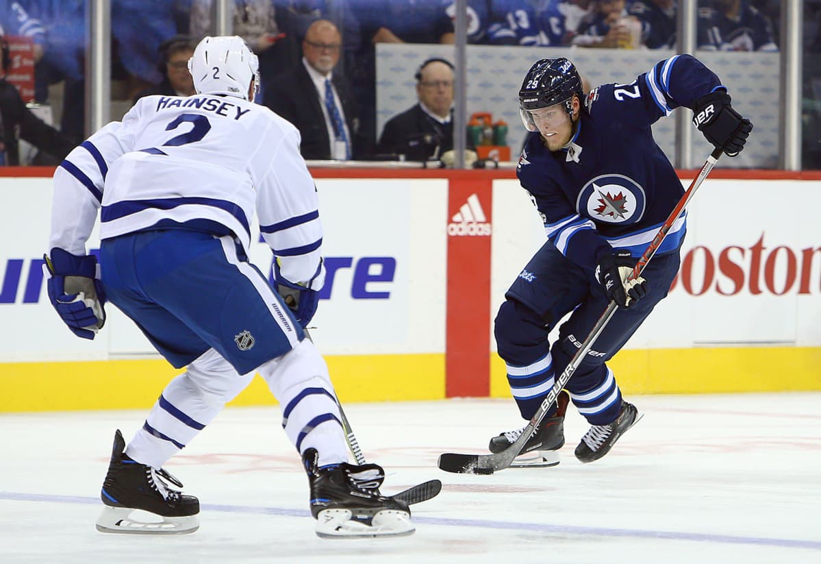 Patrik Laine NHL-kaukalossa 4. lokakuuta 2017.