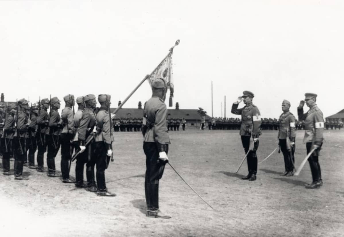 Marsalkka Mannerheim vierailee Lappeenrannan varuskunnassa