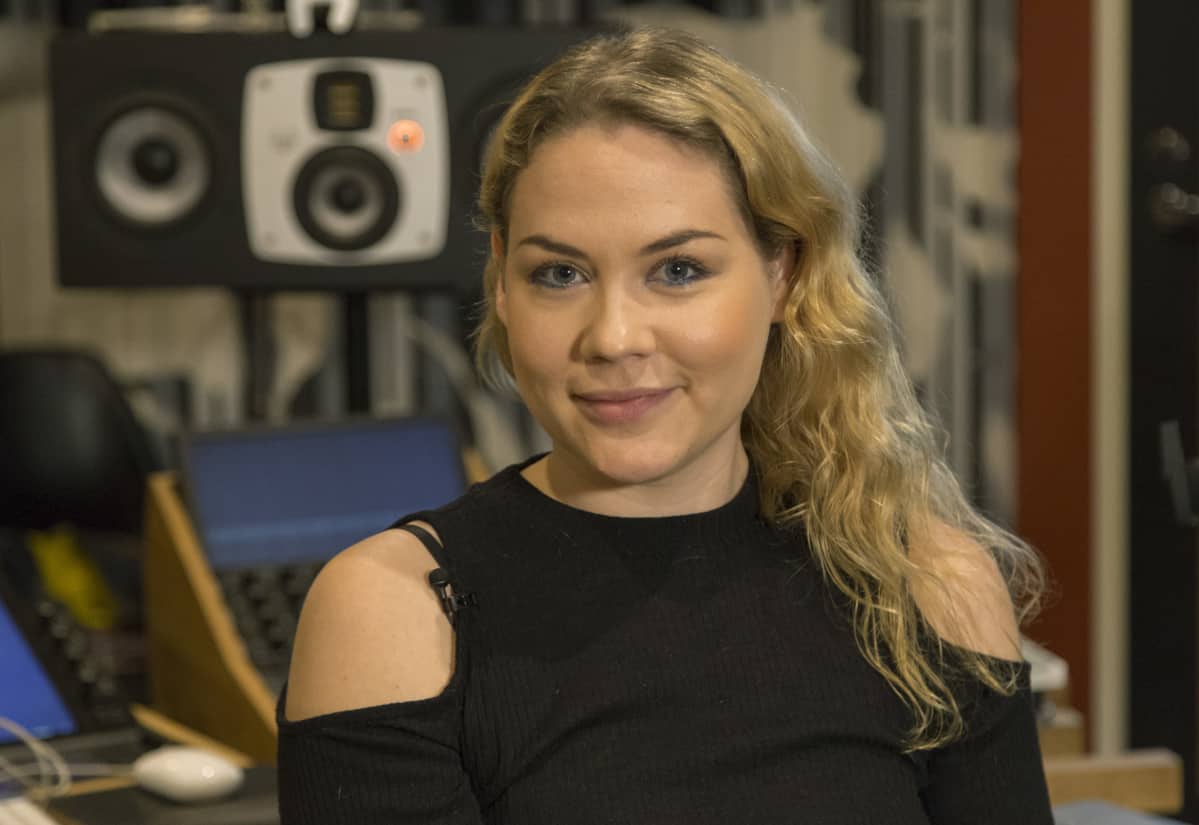 31-vuotias Ulpu on toiminut musiikkialalla jo pitkään muun muassa säveltäjänä. Esiintyväksi artistiksi hän ryhtyi vasta kolmekymppisenä.