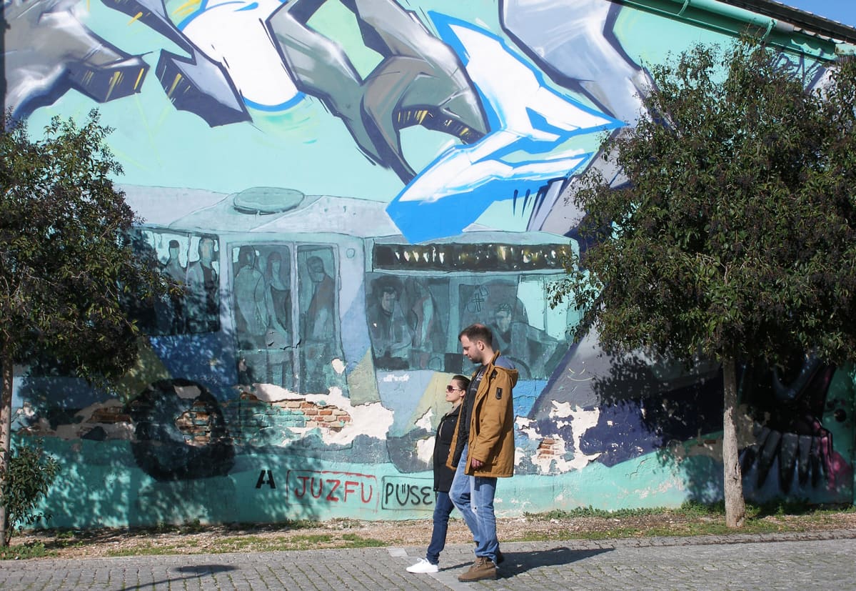Thissio on Ateenan graffitilähiöitä.