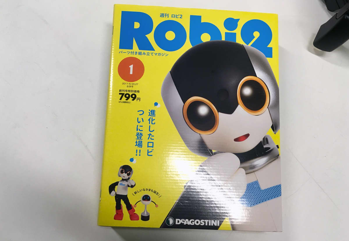 Takahashi ja minirobotit.