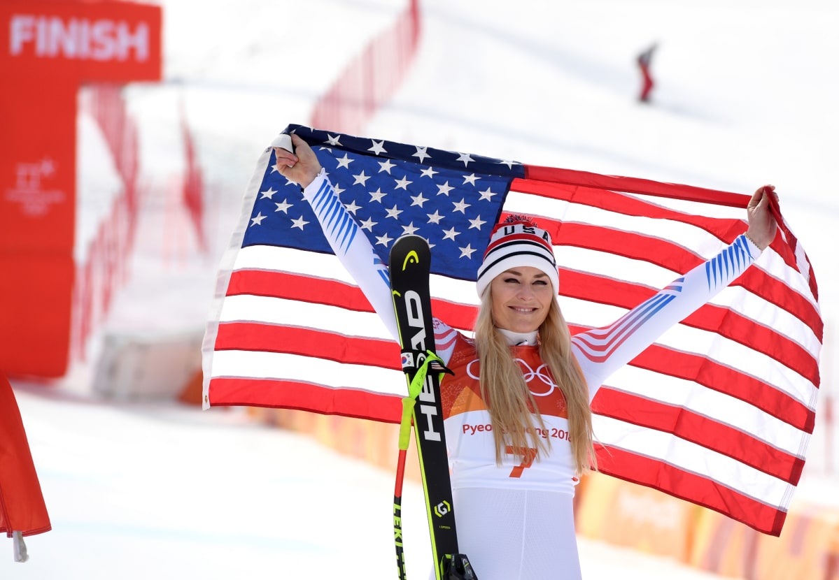 Lindsey Vonn juhlii pronssimitalia.