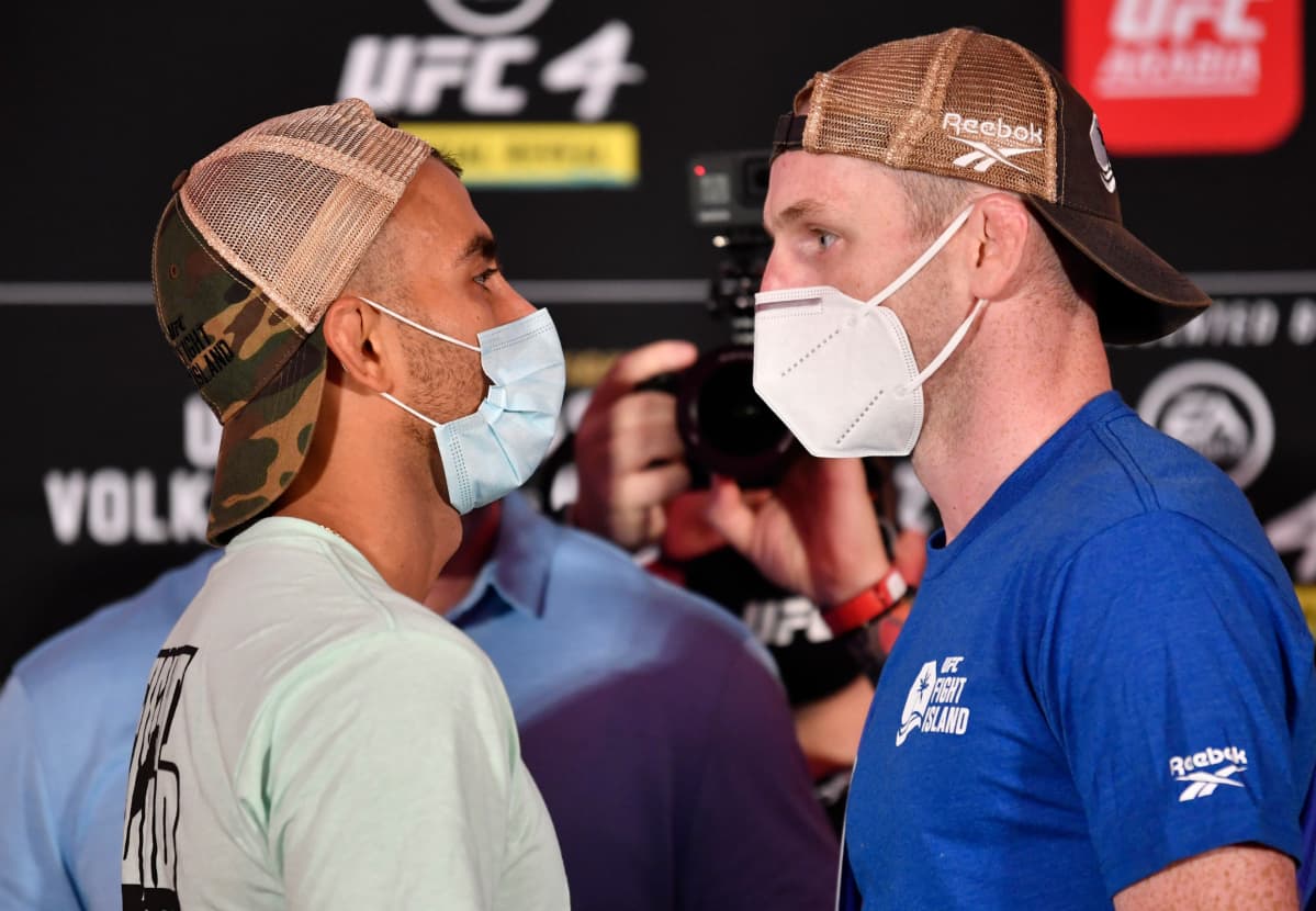 Makwan Amirkhani ja Danny Henry punnitustilaisuudessa.