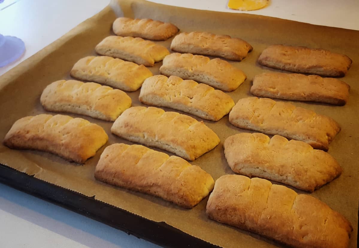 Taimi Rontin leipomissa kampanisuissa on viisi sakaraa.