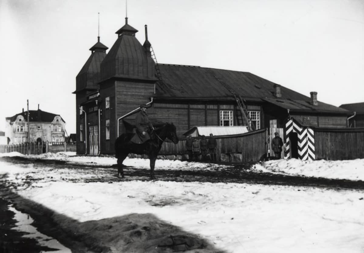 Joensuun työväentalo keväällä 1918