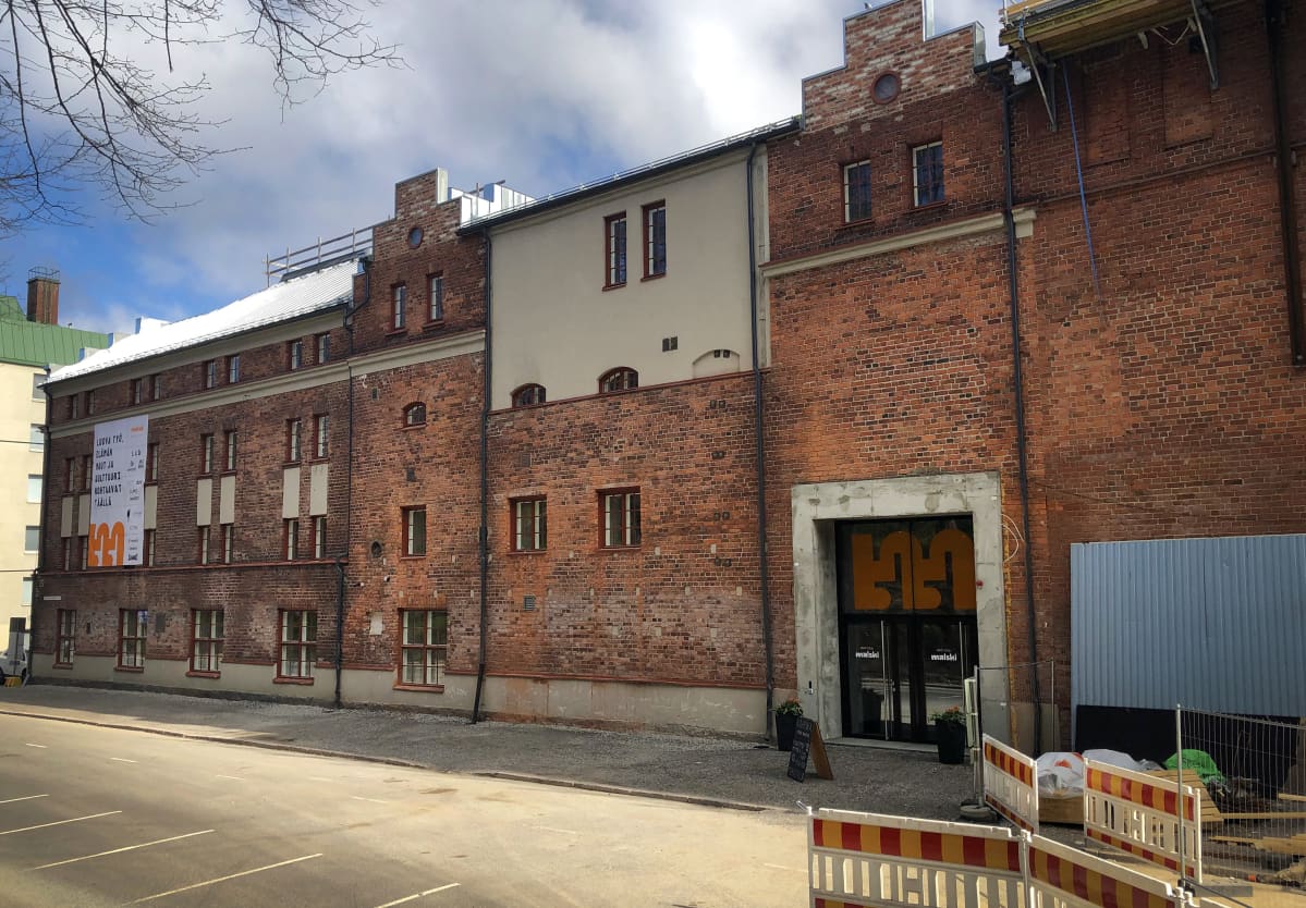 LAD-museon julkisivu Malski-keskuksessa eli vanhassa mallasjuoman tehdaskiinteistössä Lahdessa: