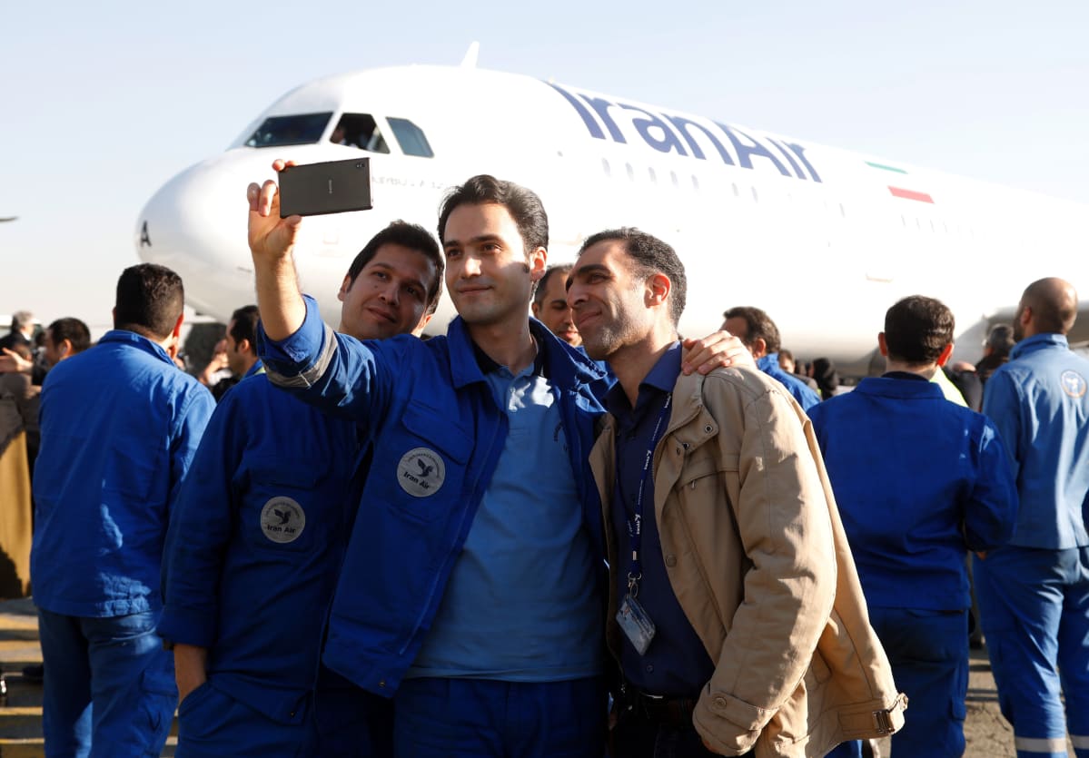 Iranin lentoyhtiö Iran Air otti vastaan ensimmäisen uuden Airbus-matkustajakoneensa tammikuussa 2017.
