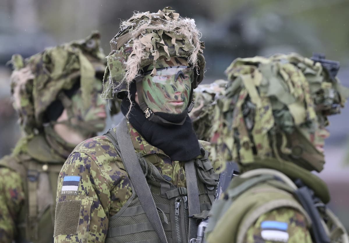 Virolaisia sotilaita Nato-harjoituksessa Liettuassa joulukuussa 2016.