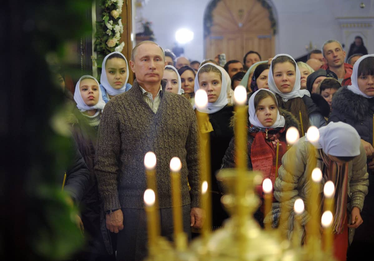 Venäjän presidentti Vladimir Putin osallistui jumalanpalvelukseen Otradnoyen kylässä.
