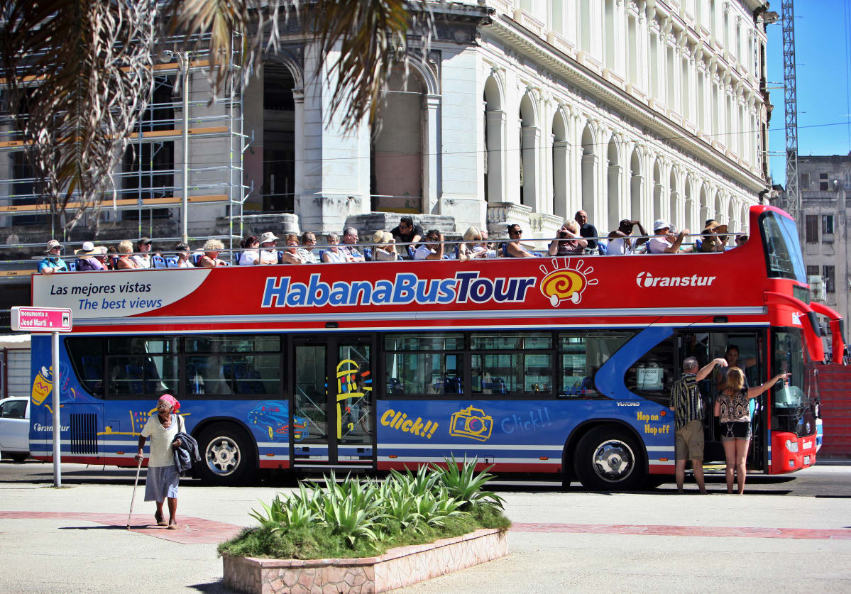 Turistibussi Havannassa-