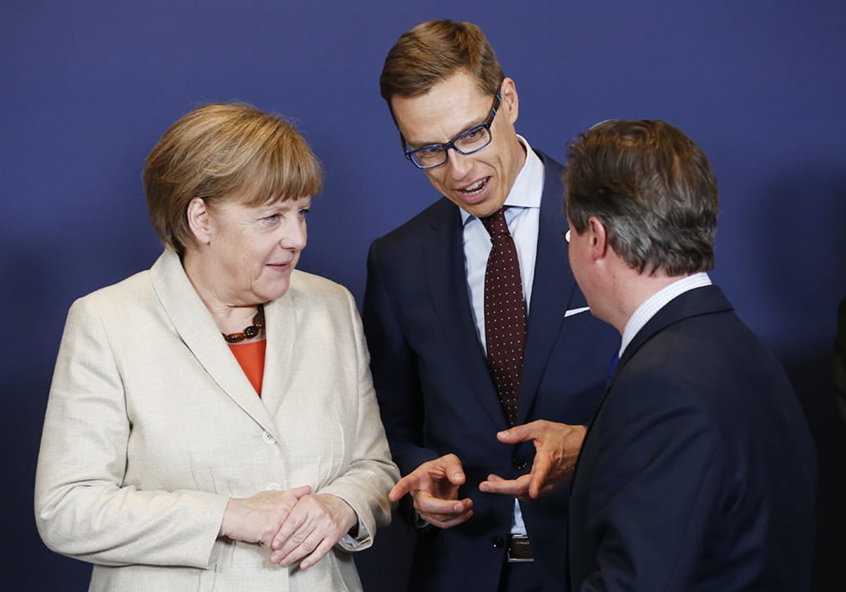 Saksan liittokansleri Angela Merkel, valtiovarainministeri Alexander Stubb ja Britannian pääministeri David Cameron EU-kokouksessa Brysselissä 23. huhtikuuta.