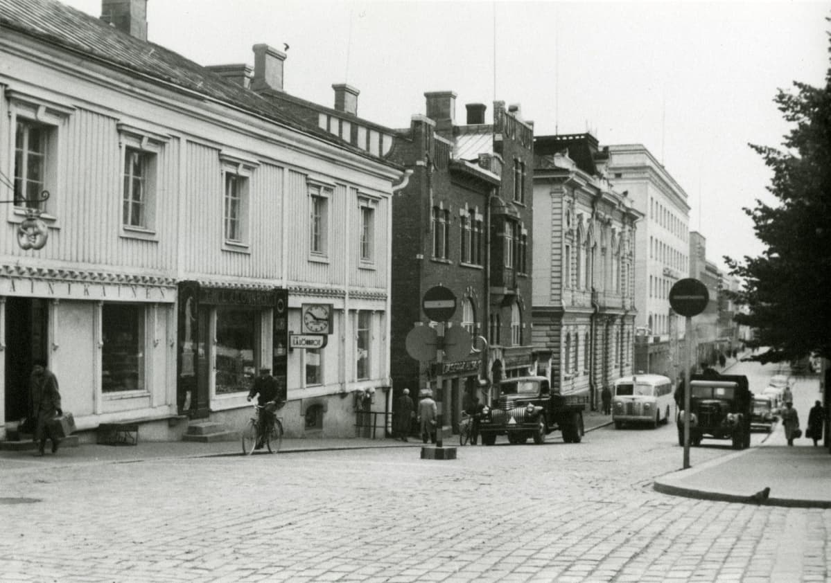 Raatihuoneenkatu 13 1950-luvulla