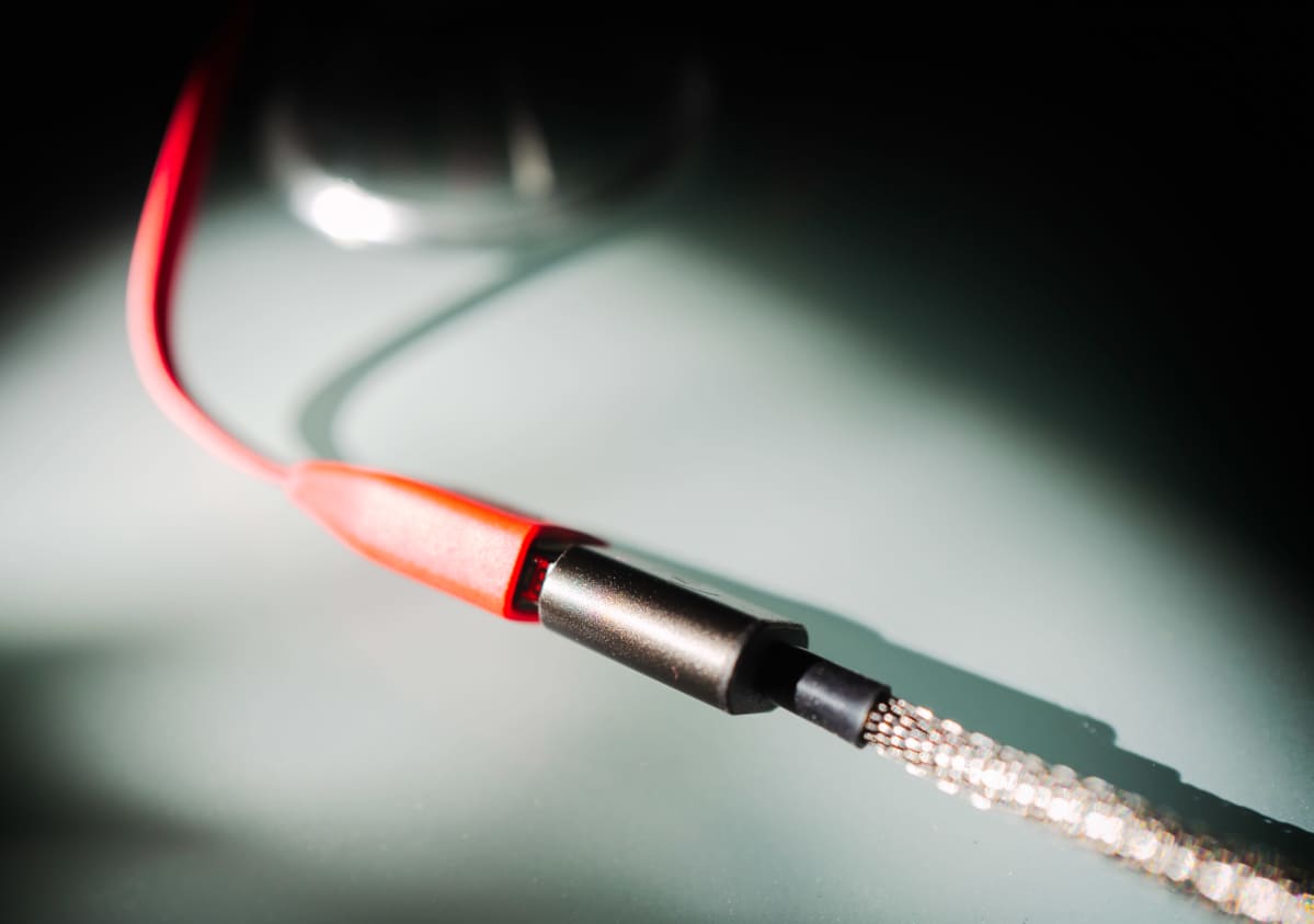 USB-johdot kytkettynä