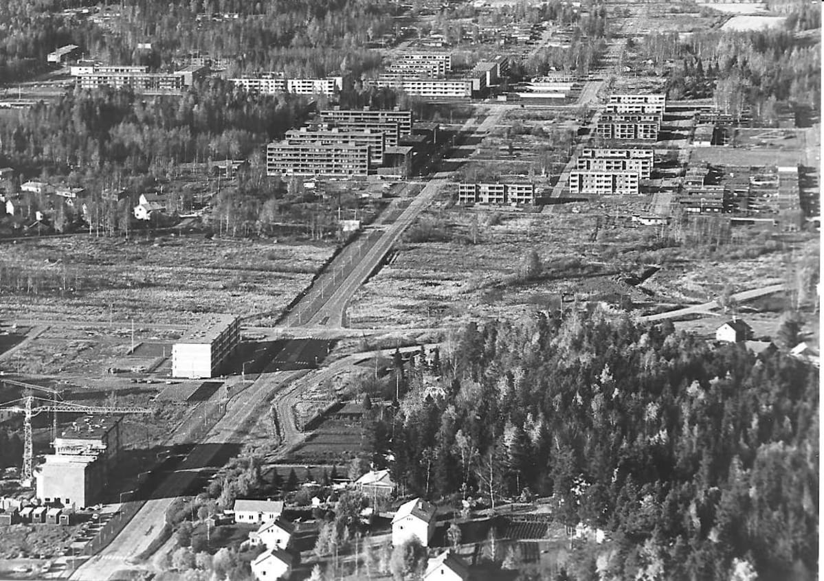 Ristinummen aluetta vuosikymmeniä sitten