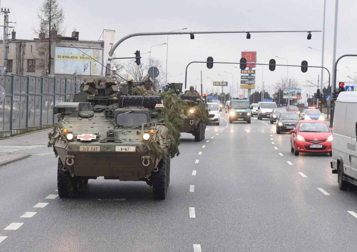 Kaksi Strykeria matkalla kaupunkialueella