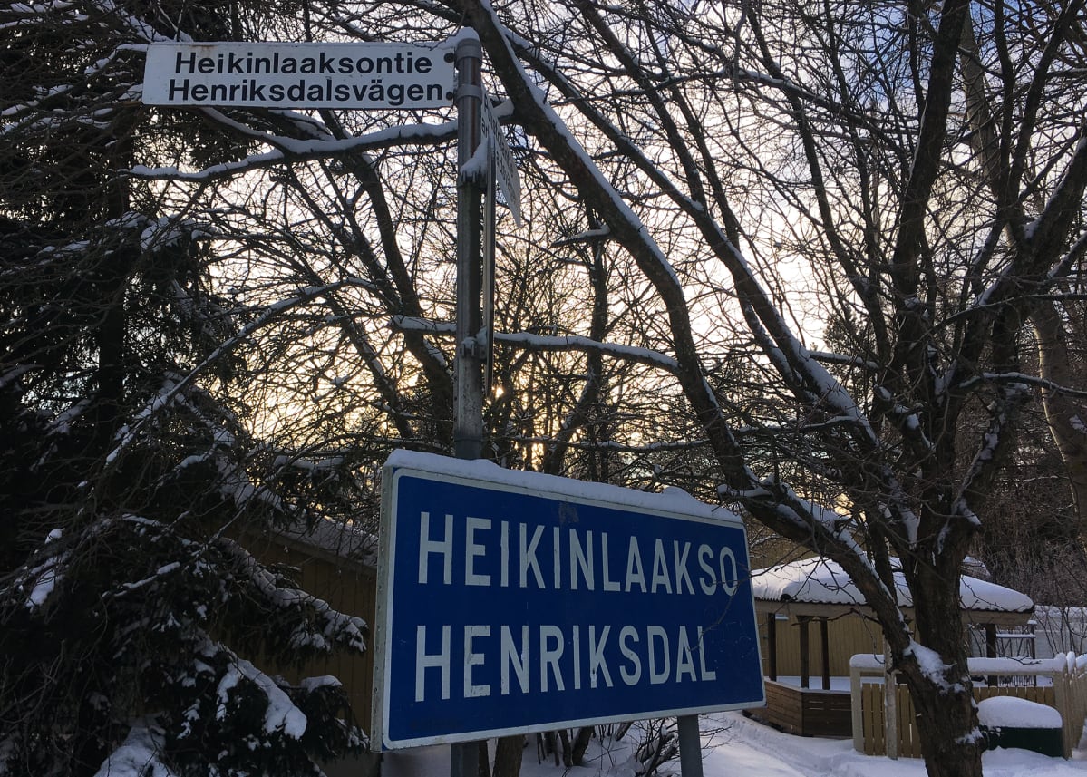 Heikinlaakson kaupunginosakyltti.
