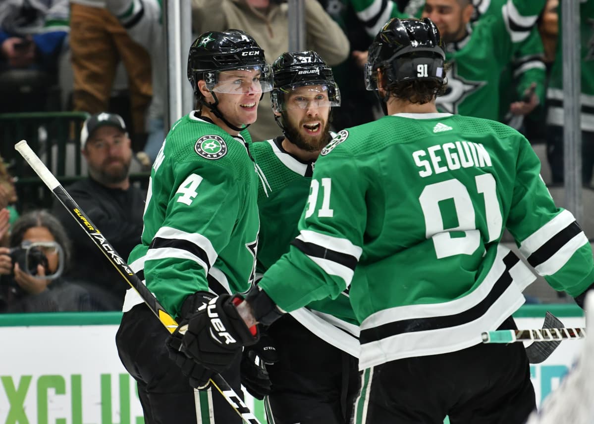 Miro Heiskanen #4, Justin Dowling #37, Tyler Seguin