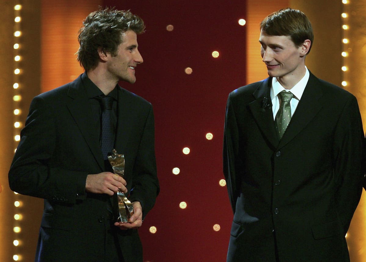 Ronny Ackermann (vas.) valittiin parhaaksi saksalaiseksi miesurheilijaksi vuonna 2005. Palkinnon luovutti hänelle kilpakumppani Hannu Manninen (oik.).