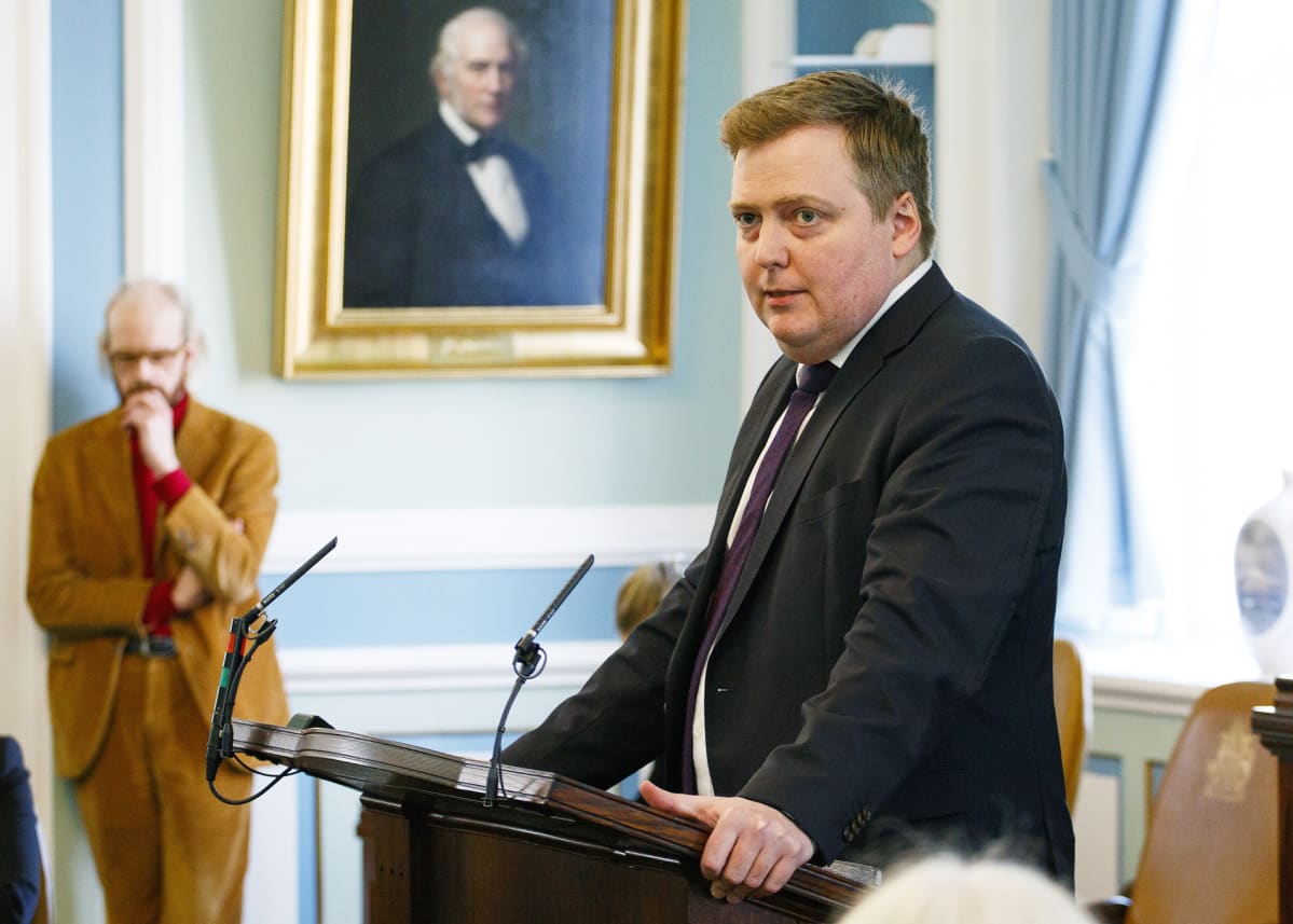 Islannin pääministeri puhui maansa parlamentissä 4. huhtikuuta.