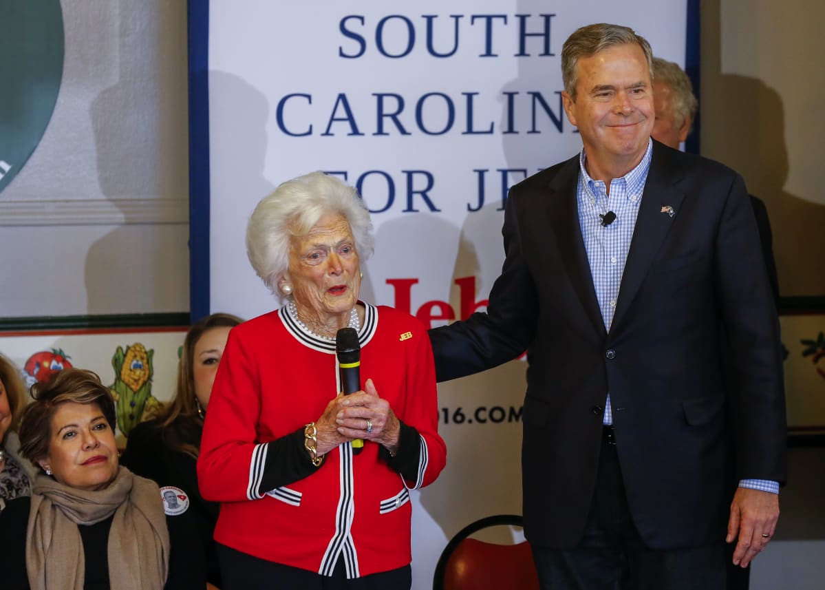 Jeb ja Barbara Bush.