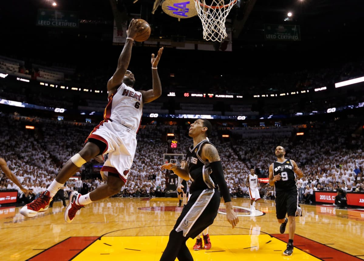 LeBron James donkkaa