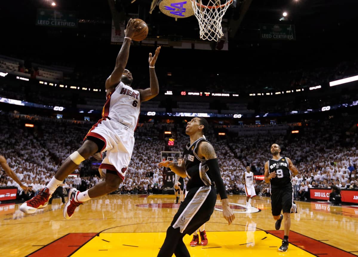 LeBron James donkkaa