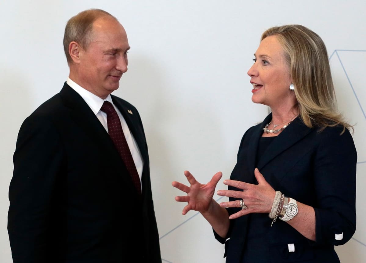 Venäjän presidentti Vladimir Putin ja Yhdysvaltain ulkoministeri Hillary Clinton tapasivat vuonna 2012