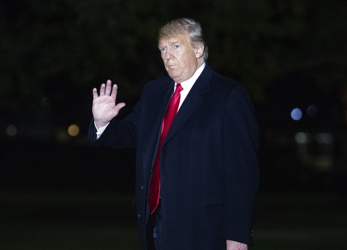 Presidentti Donald Trump Valkoisen talon pihalla 31. lokakuuta.