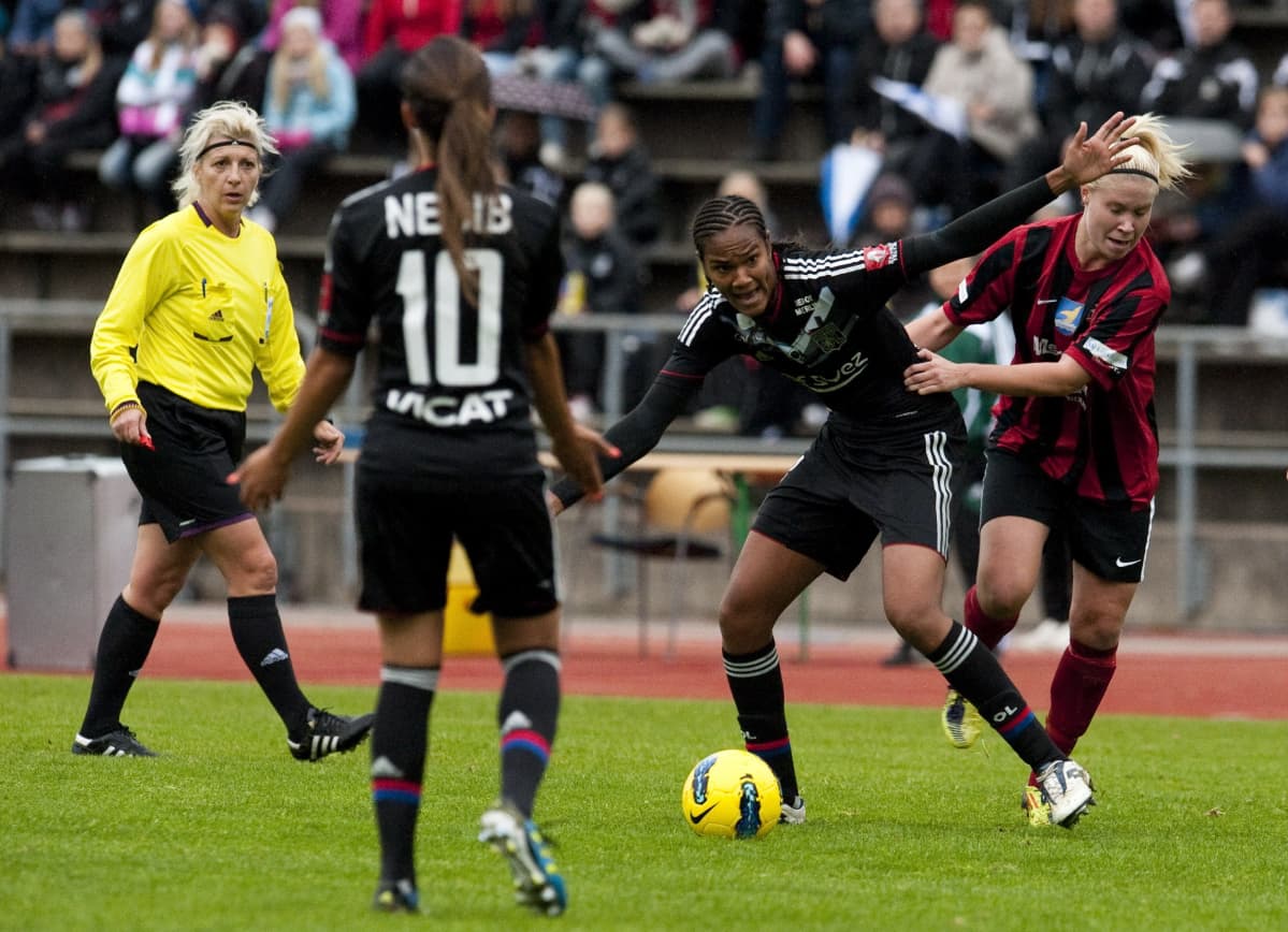 Wendie Renard, Louisa Necib