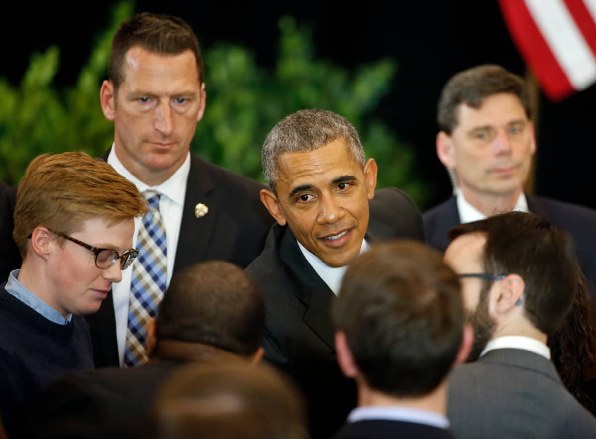 Obama sanoo haluavansa edistää eri maiden lahjakkaiden nuorten verkottumista keskenään. Obama vieraili puhujana Chicagon yliopistossa oikeustieteellisessä tiedekunnassa 7.4.2016.