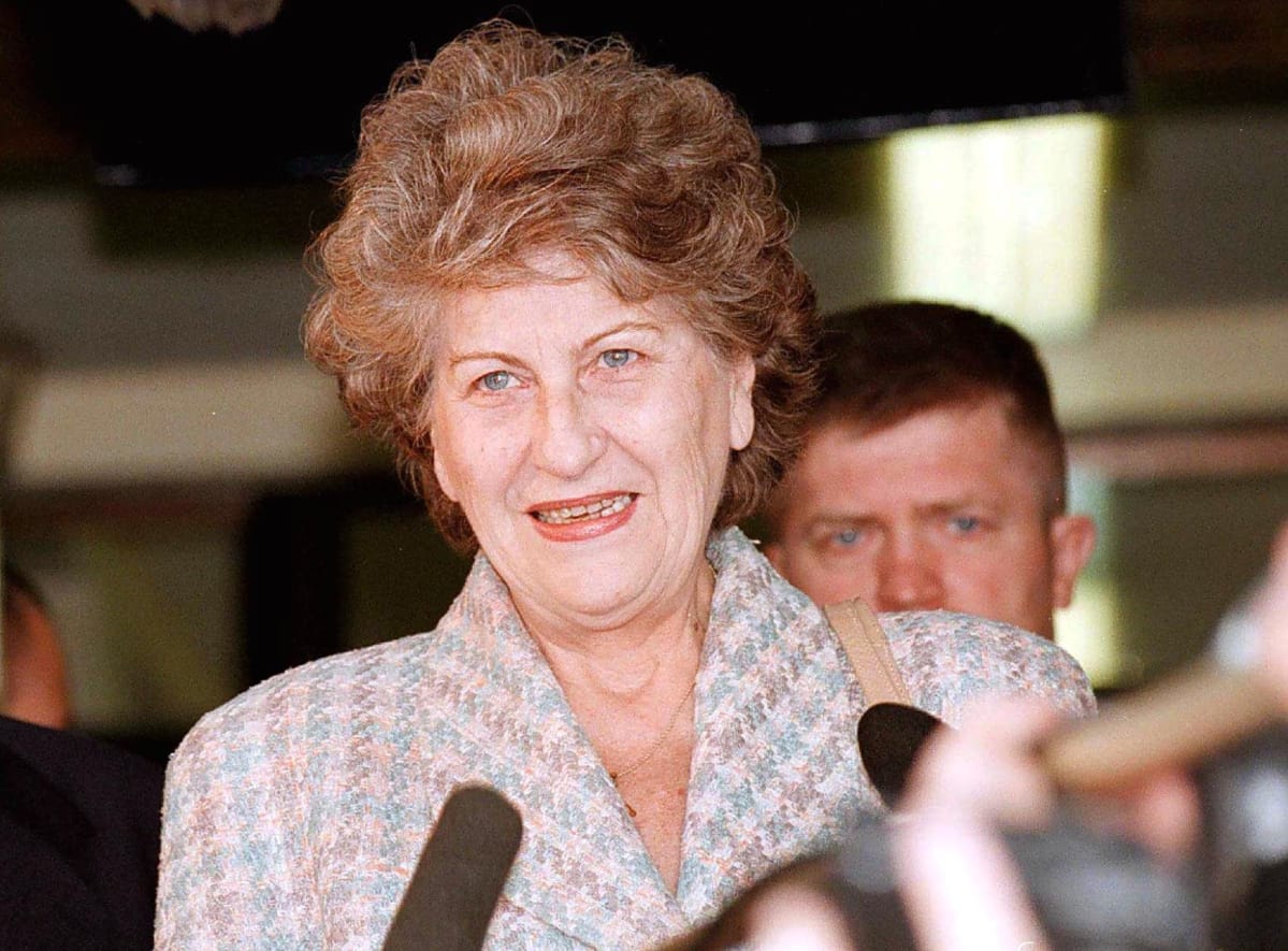 Biljana Plavšić oli 1996-98 Bosnian serbitasavallan presidenttinä. Hänet tuomittiin Bosnian sodan aikaisista sotarikoksista vankilaan ja hän vietti vankeusaikansa 2003-2009 Ruotsissa.