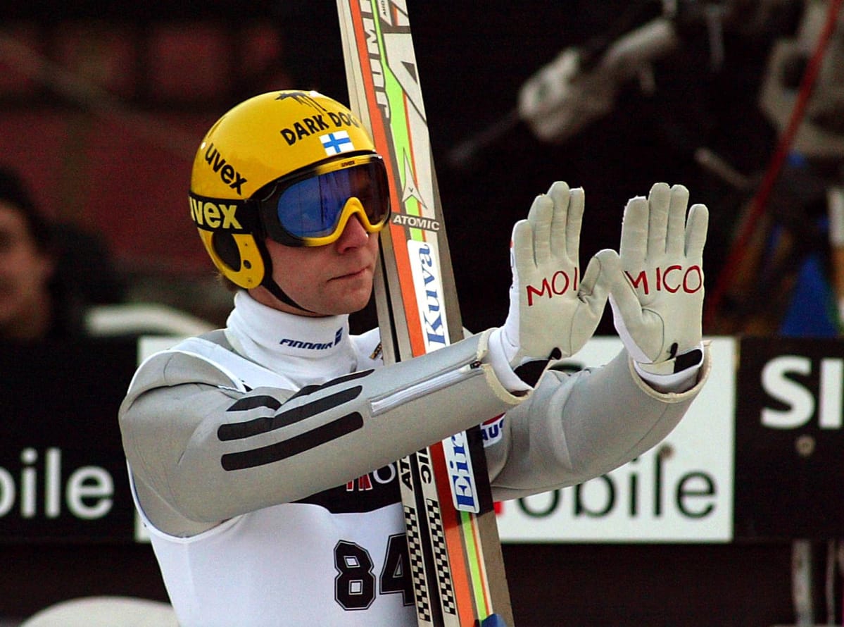 Janne Ahonen lähetti Micolle terveiset vuonna 2003 Keski-Euroopan mäkiviikolta.