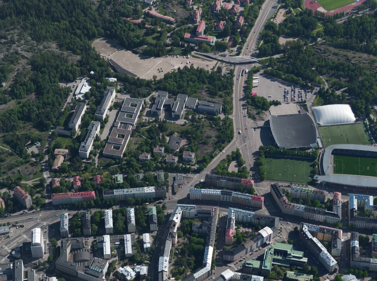 Nykyiset Laakson sairaalarakennukset ilmasta kuvattuna.