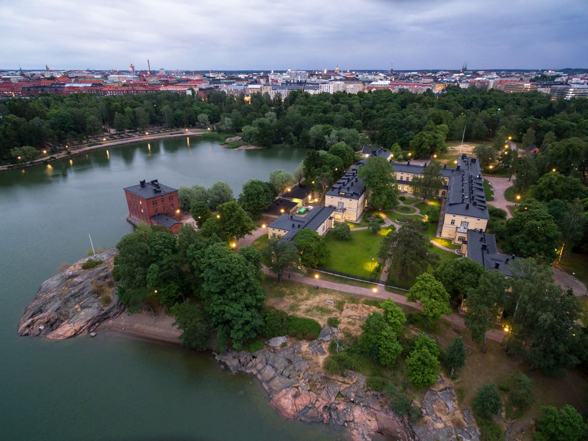 Lapinlahden sairaala-alue ilmakuvassa.