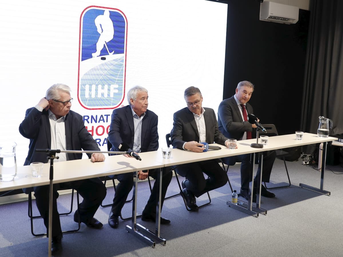 Kalervo Kummola, Bob Nicholson, Rene Fasel ja Vladislav Tretjak