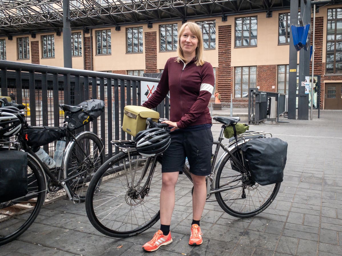 Jaana Tihtosella on aina kertakäyttömaskeja mukanaan.