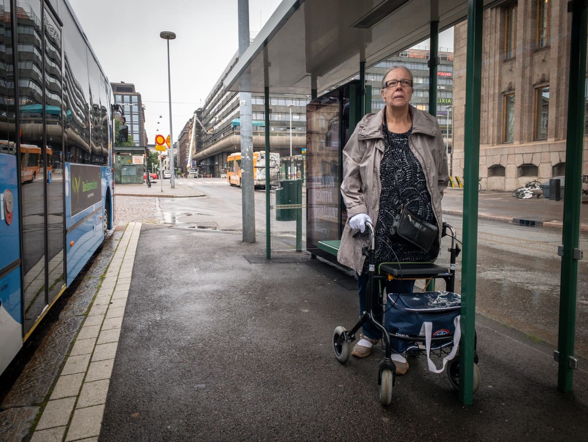 Marjatta Iivonen toivoo, että ihmiset alkaisivat käyttää maskeja enemmän.
