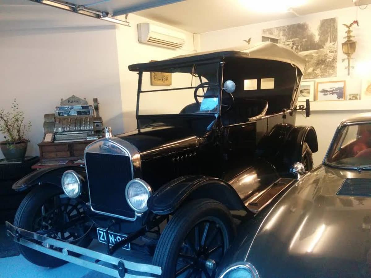 Risto Harvian keräilyauto: T-mallin Ford vuosimallia 1925.