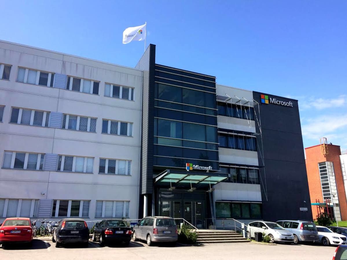 Microsoftin lippu liehui Tampereen Hervannassa