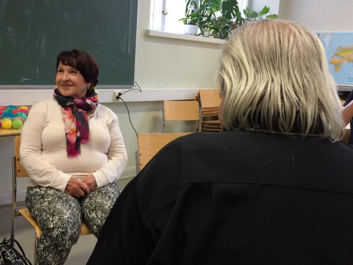 Marja-Leena Norisalo senioritreffeillä.