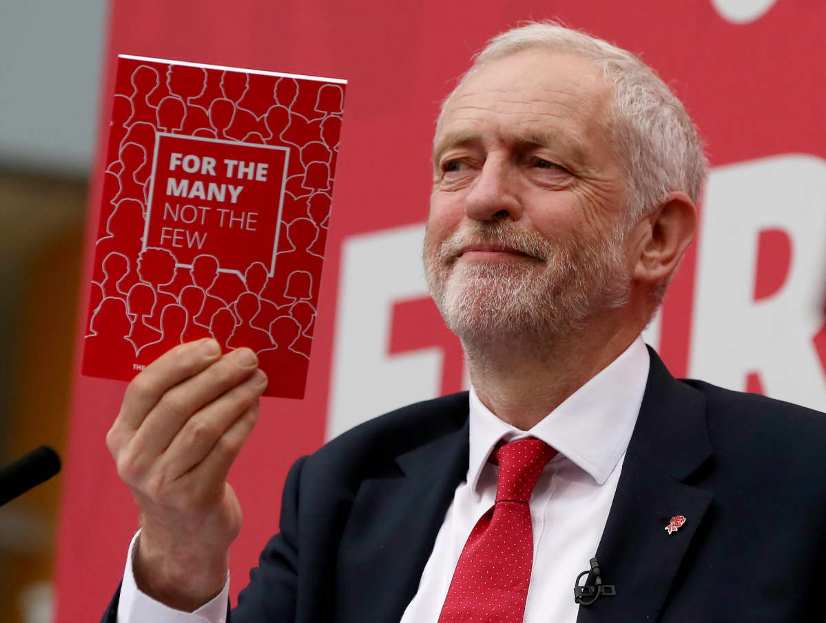 Työväenpuolueen johtajan Jeremy Corbyn esitteli puolueen vaaliohjelman Bradfordissa Pohjois-Englannissa 16. toukokuuta 2017.